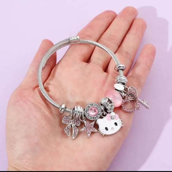 New Hello Kitty Charm Bracelet - Picture 4 of 5